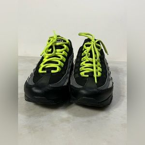Nike Air Max 95GS youth size 6Y 905348-002 Black Volt Sneakers